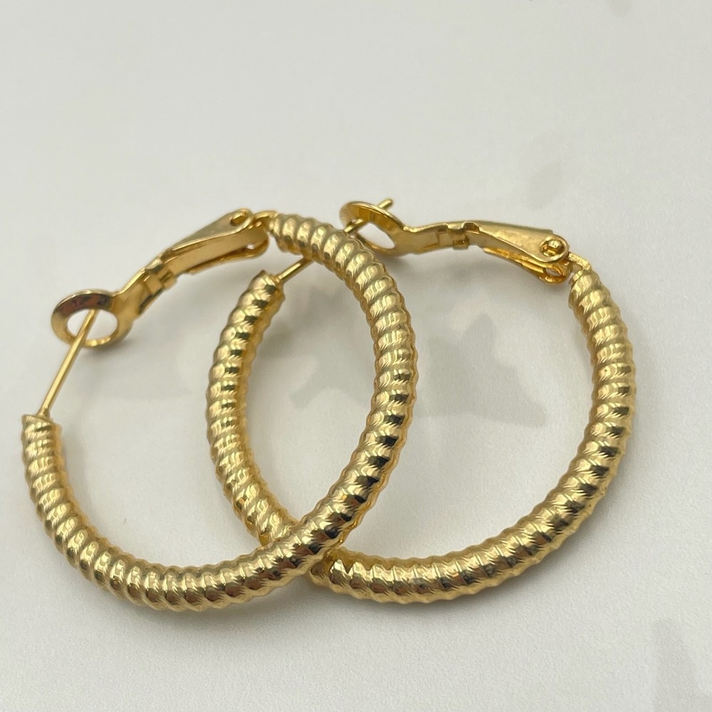 Vintage Gold Tone Rope Textured Hoop Earrings Small Leverback Modern Classic - Picture 9 of 13